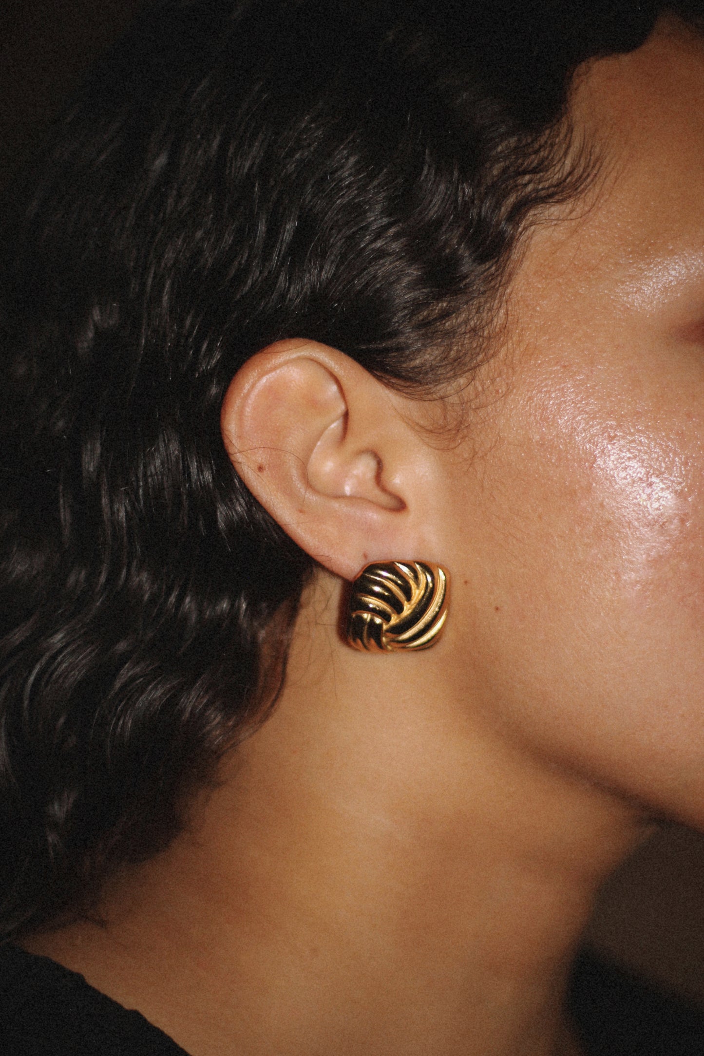 Swirl earrings, 18k Gold-plated