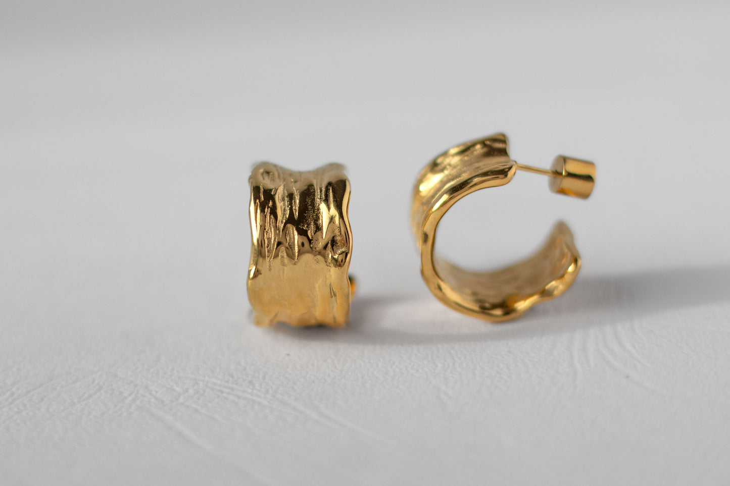 Husk earring, 18k Gold-plated