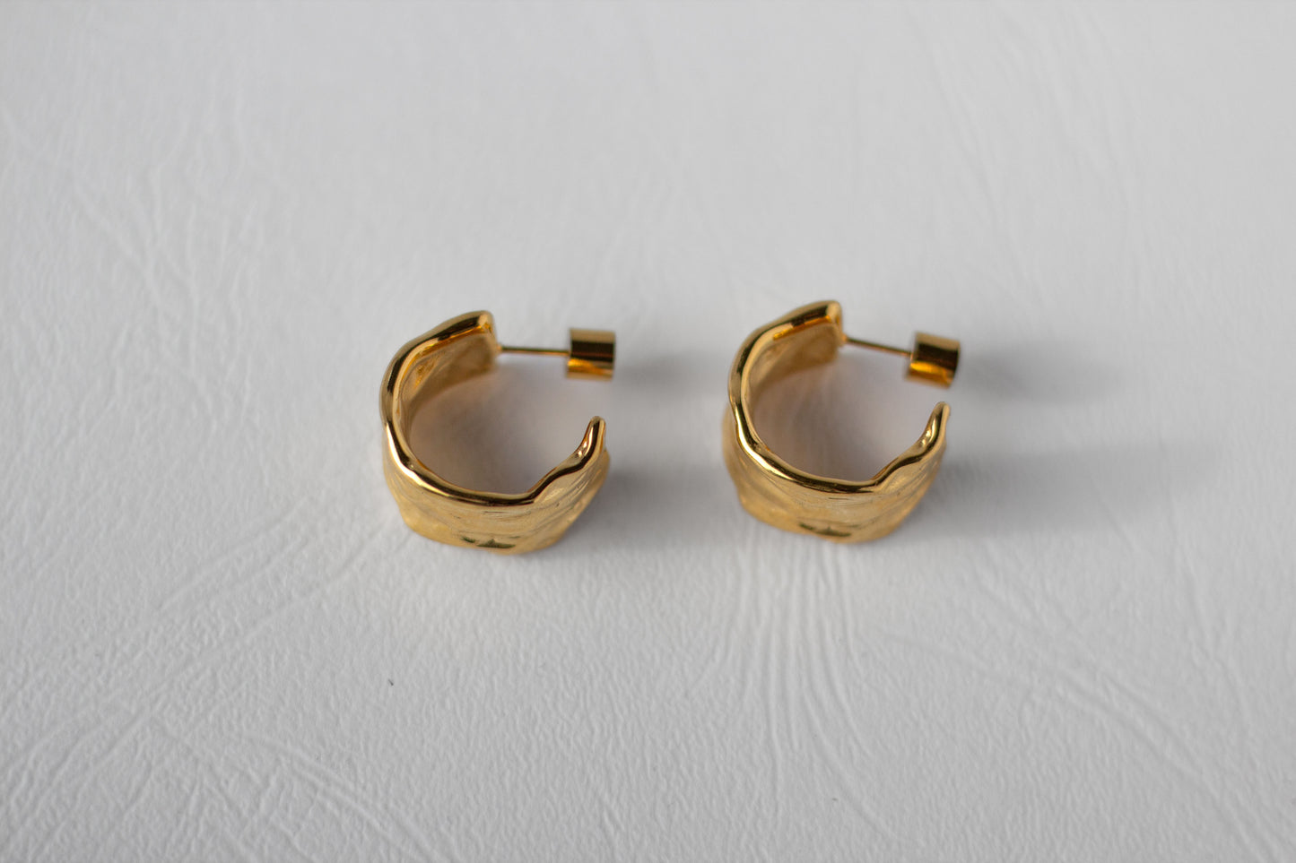 Husk earring, 18k Gold-plated