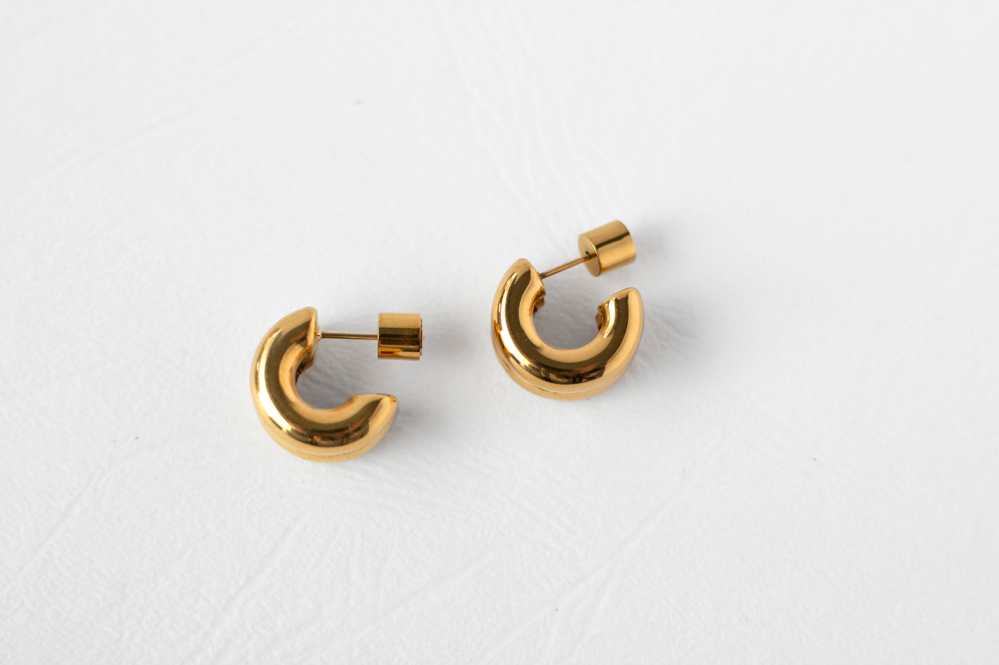 Curl earring, 18k Gold-plated