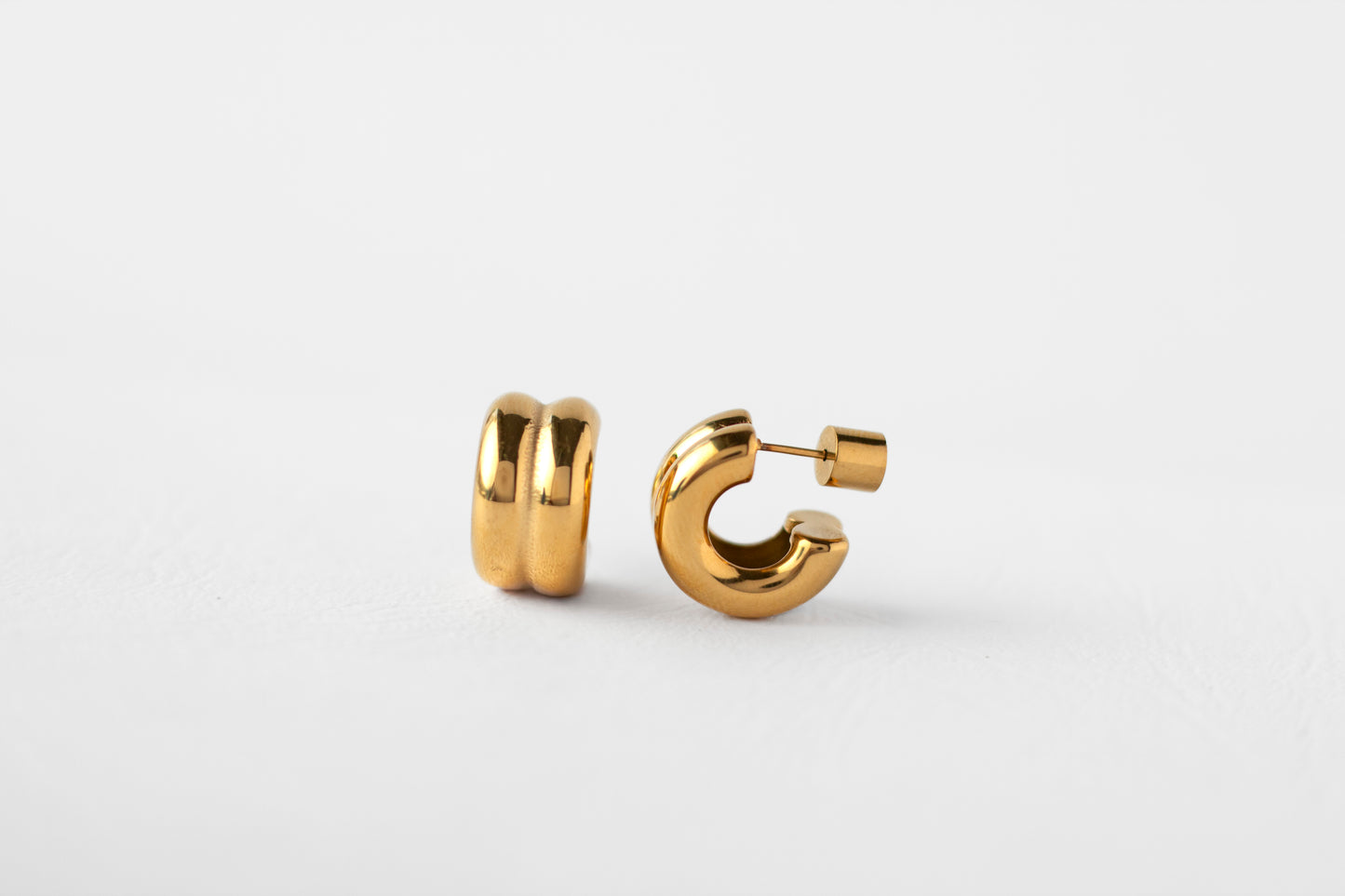 Curl earring, 18k Gold-plated
